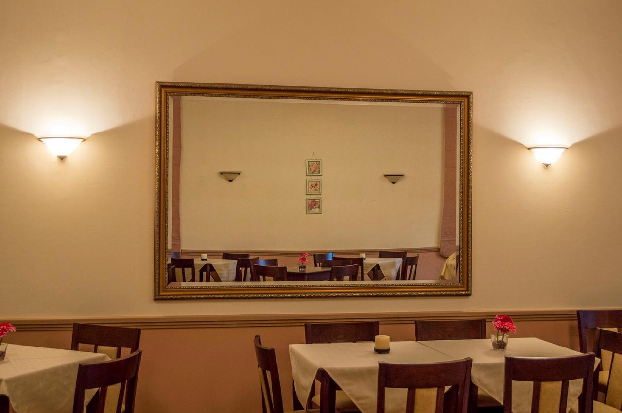 Hotel Oiti Loutra Ipatis Buitenkant foto