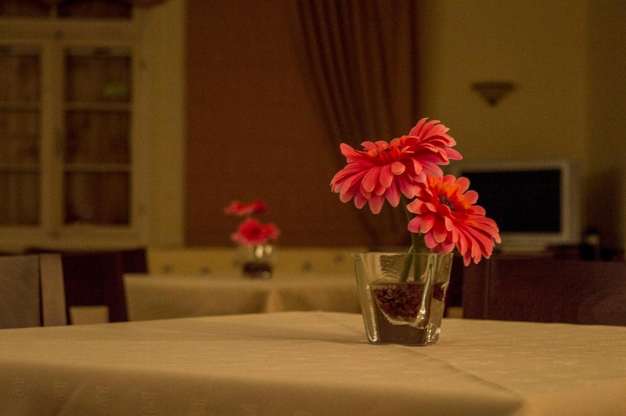 Hotel Oiti Loutra Ipatis Buitenkant foto